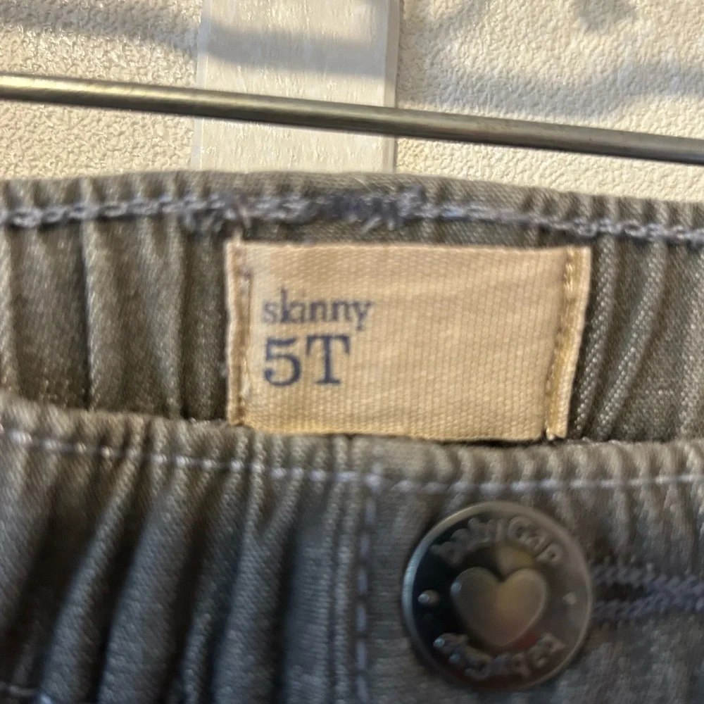 GAP comfortable charcoal